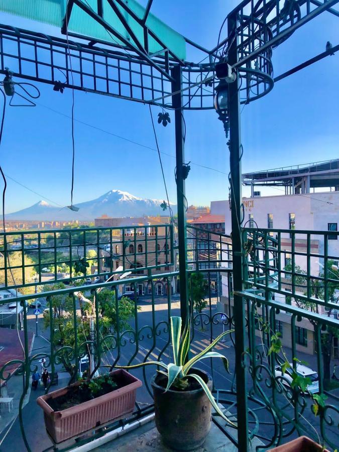 Citrus Guest House Ереван Экстерьер фото